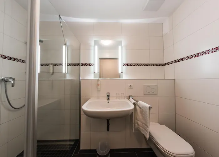 Guestified Milo Noel Bonn